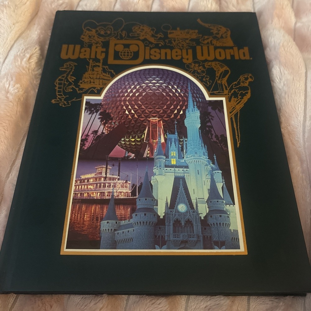 Walt Disney World Souvenir Book: 15 Year Anniversary Edition (1986, Hardcover)
